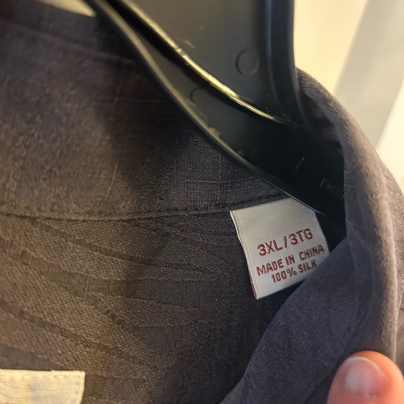 Tommy Bahama 100% linen - Picture 2 of 3